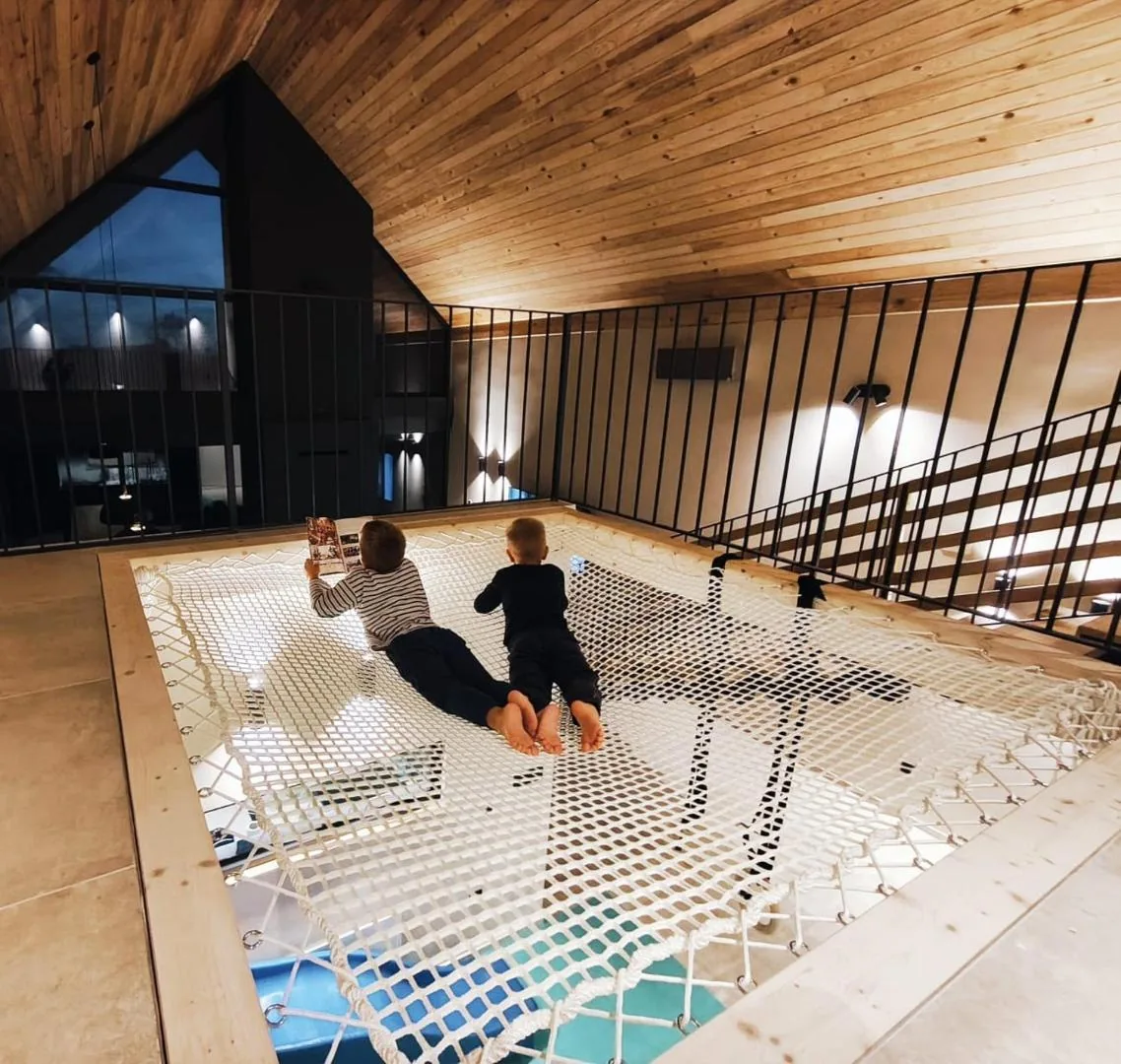Blacksmith House — innen